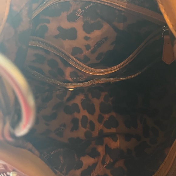 B Makowsky Shoulder Bag - Picture 8 of 9